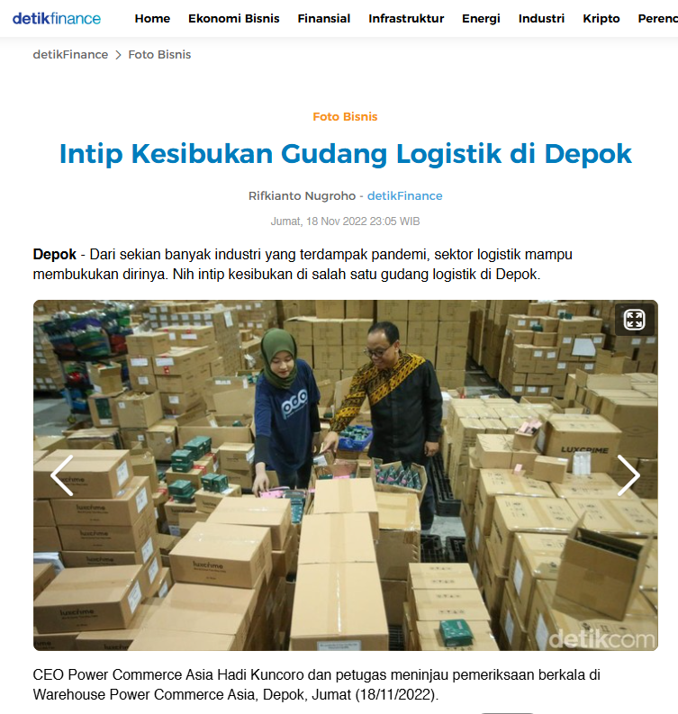 Intip Kesibukan Gudang Logistik di Depok